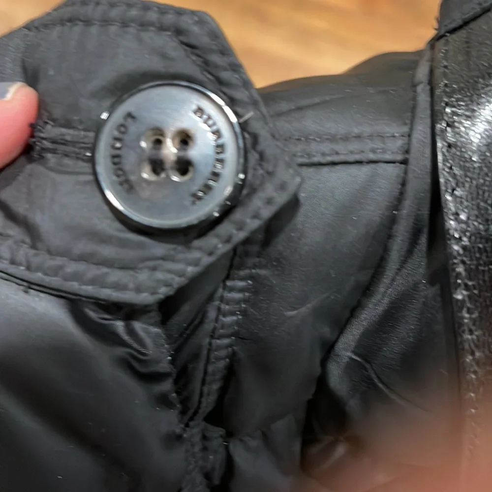 Stunning crop Burberry quilted and leather accents jacket - Picture 9 of 10